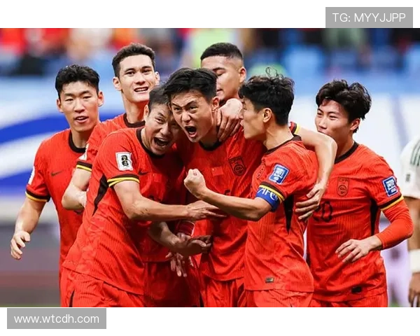 国足热身赛逆转取胜年轻球员闪耀全场展现团队拼搏精神 国足热身赛逆转取胜年轻球员闪耀全场展现团队拼搏精神