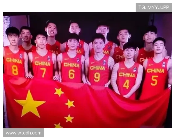 中国男篮逆袭战胜澳大利亚夺得亚锦赛冠军 全队展现团结拼搏精神