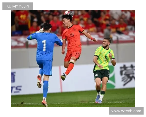 中国足球队备战亚洲杯强阵出击 目标冲击历史最佳战绩 中国足球队备战亚洲杯强阵出击 目标冲击历史最佳战绩