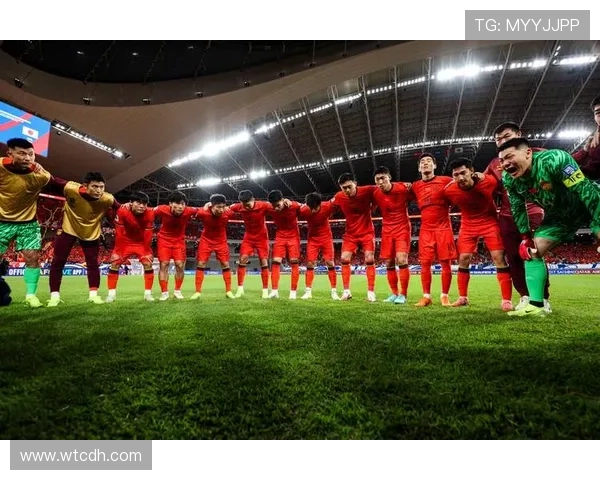 国足鏖战世预赛主场力克劲敌全队展现拼搏精神点燃球迷激情 国足鏖战世预赛主场力克劲敌全队展现拼搏精神点燃球迷激情