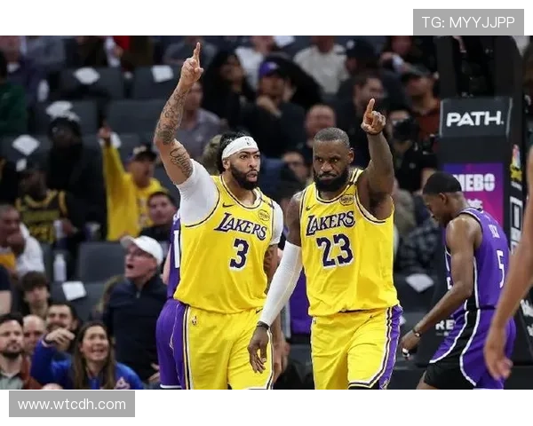 湖人双星爆发力克勇士 詹姆斯浓眉合砍七十六分再现夺冠气势