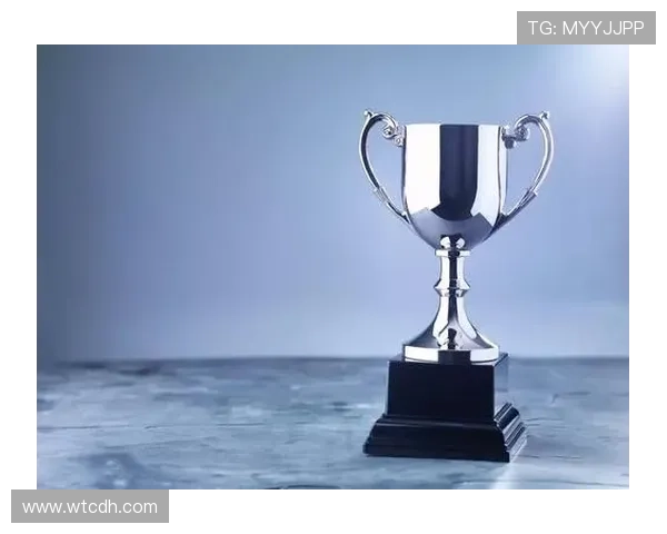 年轻球员闪耀赛场主教练盛赞团队精神带来关键胜利时刻再创佳绩日