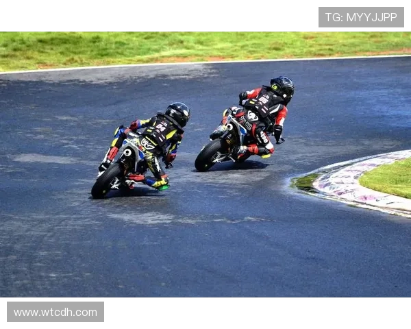 摩托GP赛场激战再起新秀强势崛起多支车队竞争愈发白热化精彩纷呈