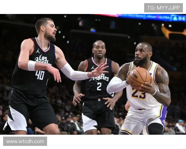 NBA多队休赛期交易风云再起超级巨星流动引发联盟格局巨变动荡