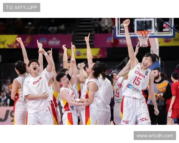 中国篮球队逆袭胜美国队,重燃世界杯夺冠希望,球迷热情高涨 中国篮球队逆袭胜美国队,重燃世界杯夺冠希望,球迷热情高涨