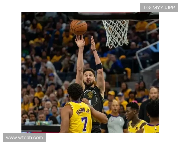 联盟焦点之战勇士逆转湖人上演惊险绝杀时刻掀起季后赛热潮风暴起