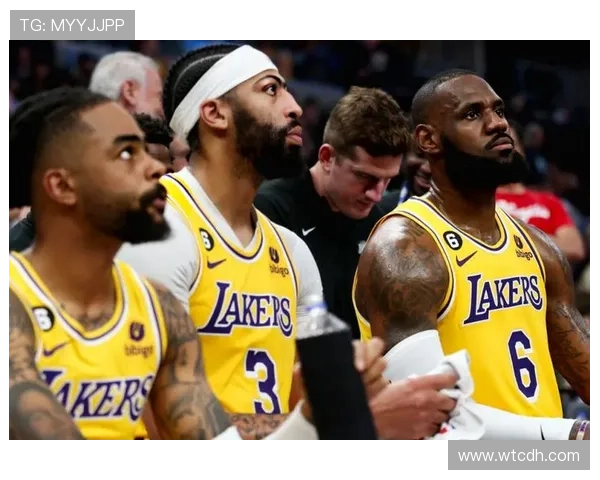詹姆斯带领湖人强势反弹西部格局迎来新变化季后赛形势再度升温